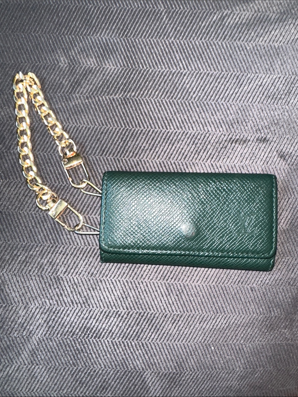 💯 Authentic Louis Vuitton Vintage Taiga Leather 4 Ring key holder with strap